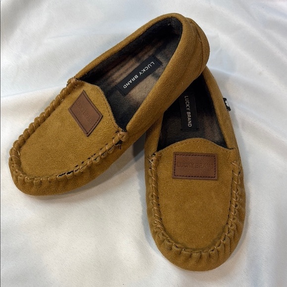 Lucky Brand Other - Lucky Brand Micro-Suede Moccasin Slippers, Camel/Tan color, Boys size 13-1, NWOT
